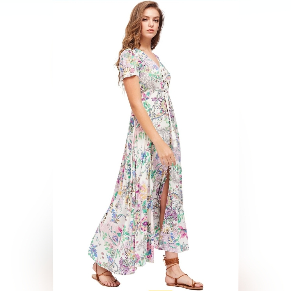 Very pretty white flower dress